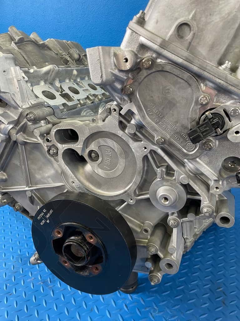 Moteur S63 B44 B vue 11