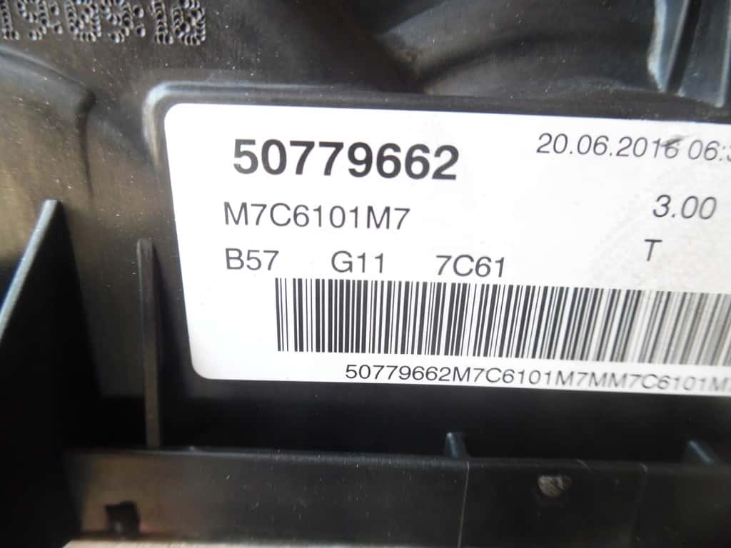Moteur B57 D30 A vue 8