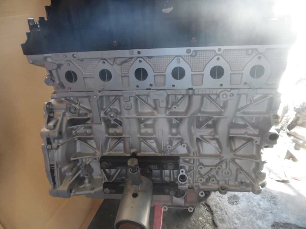 Moteur B57 D30 C vue 2