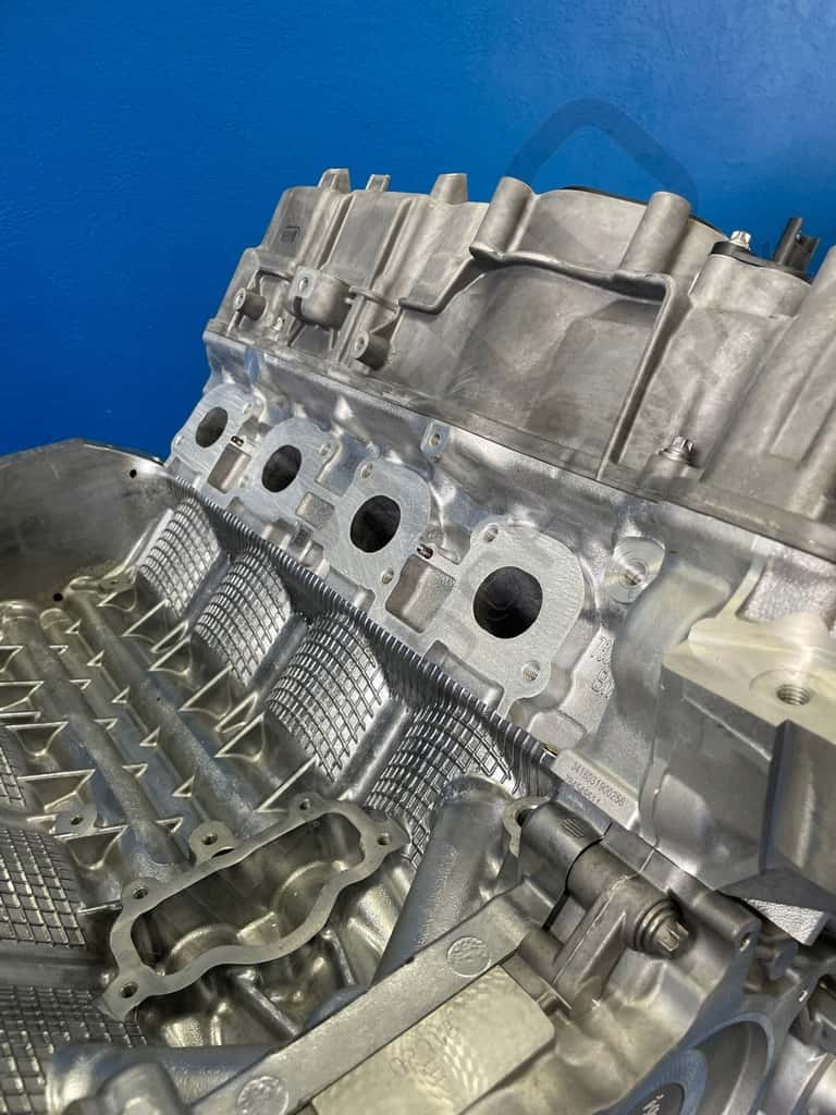 Moteur S63 B44 B vue 10