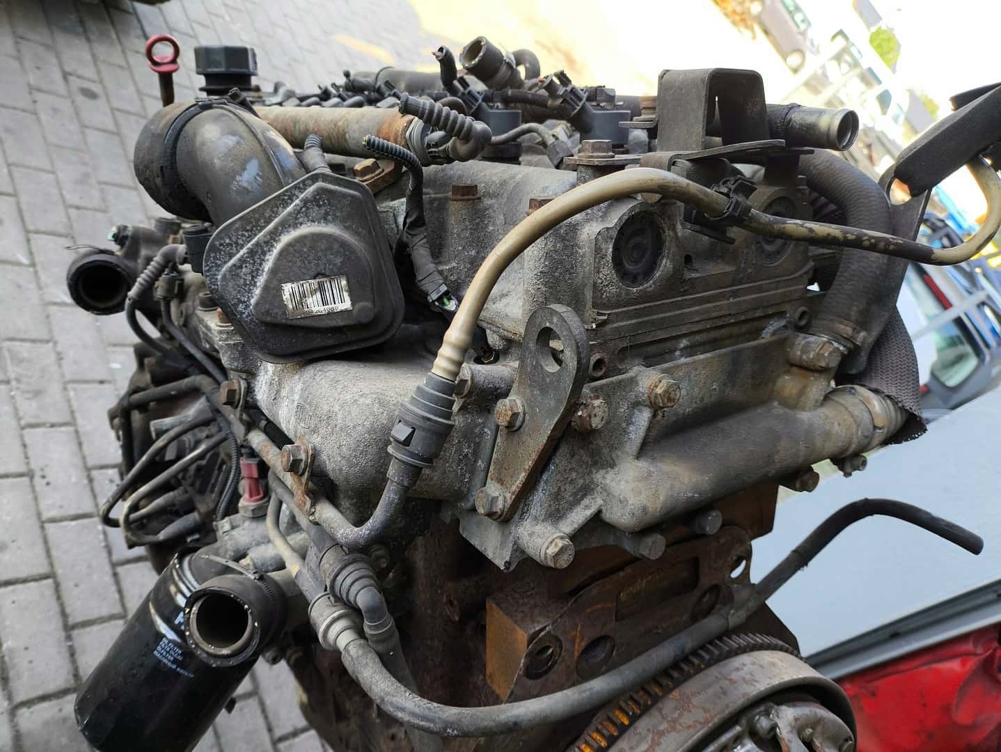 Moteur F1CE0481D (F30DT) vue 14