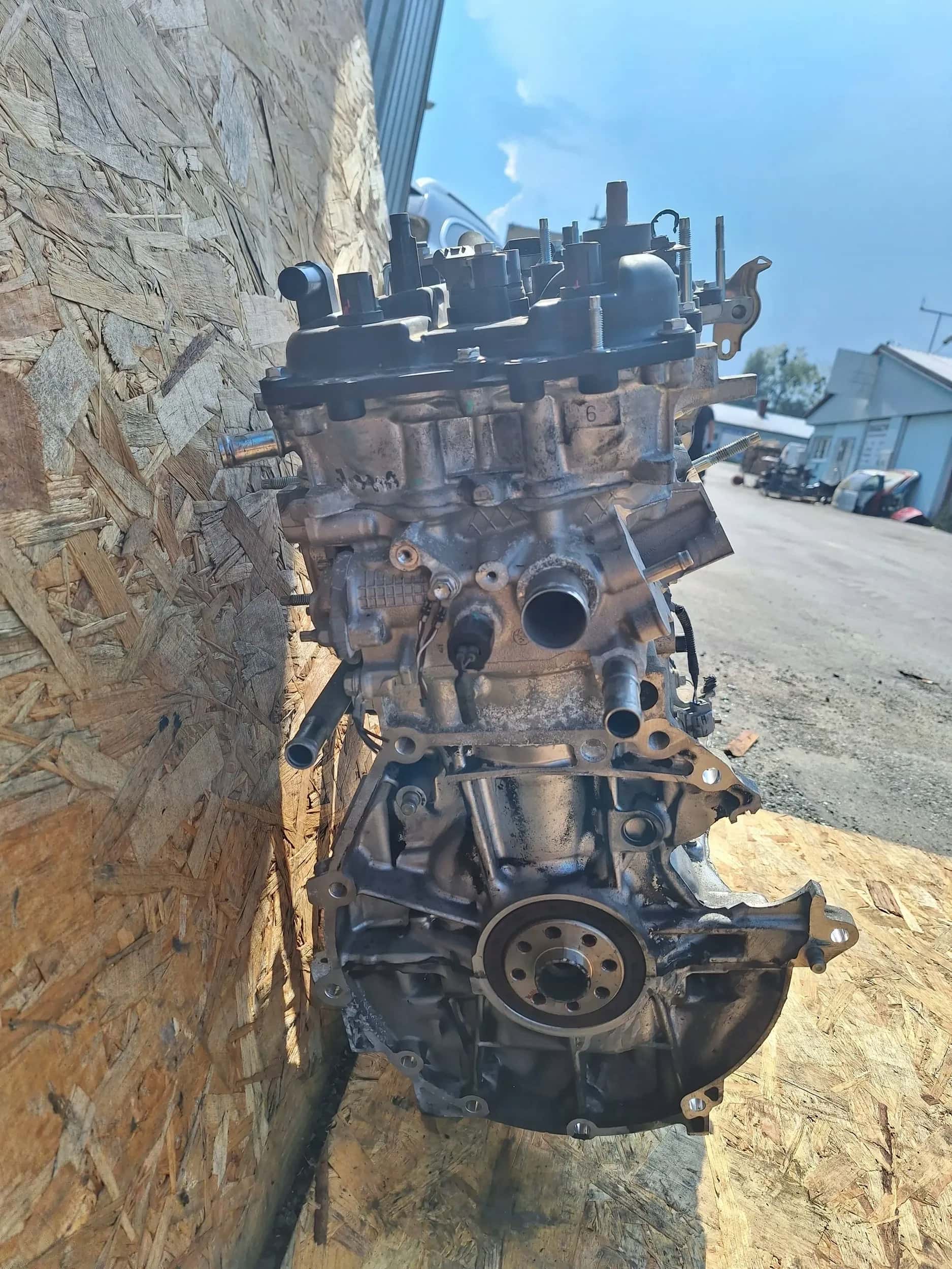 Moteur 2NR-FKE vue 2