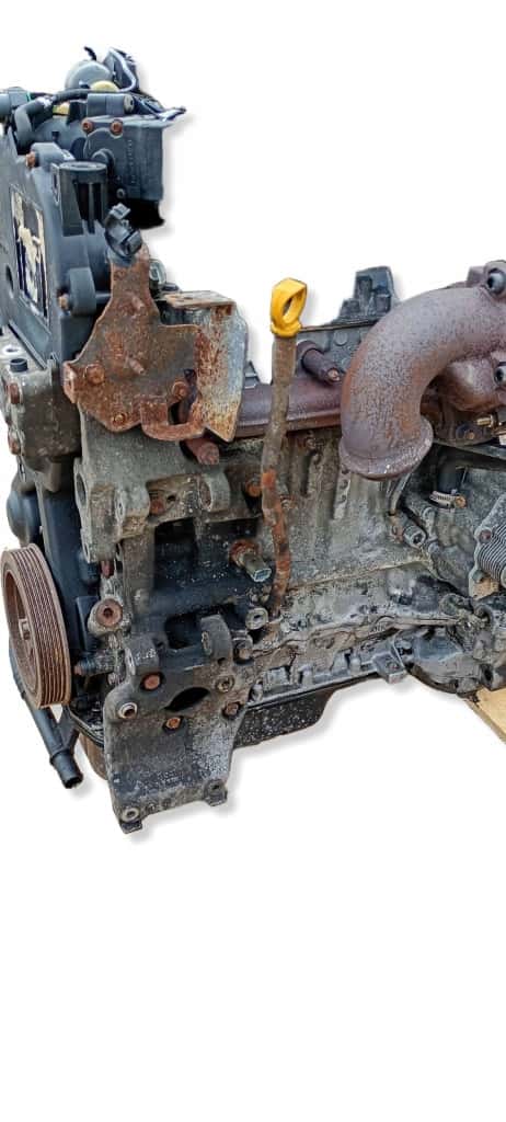 Moteur 8HZ (DV4TD) vue 2