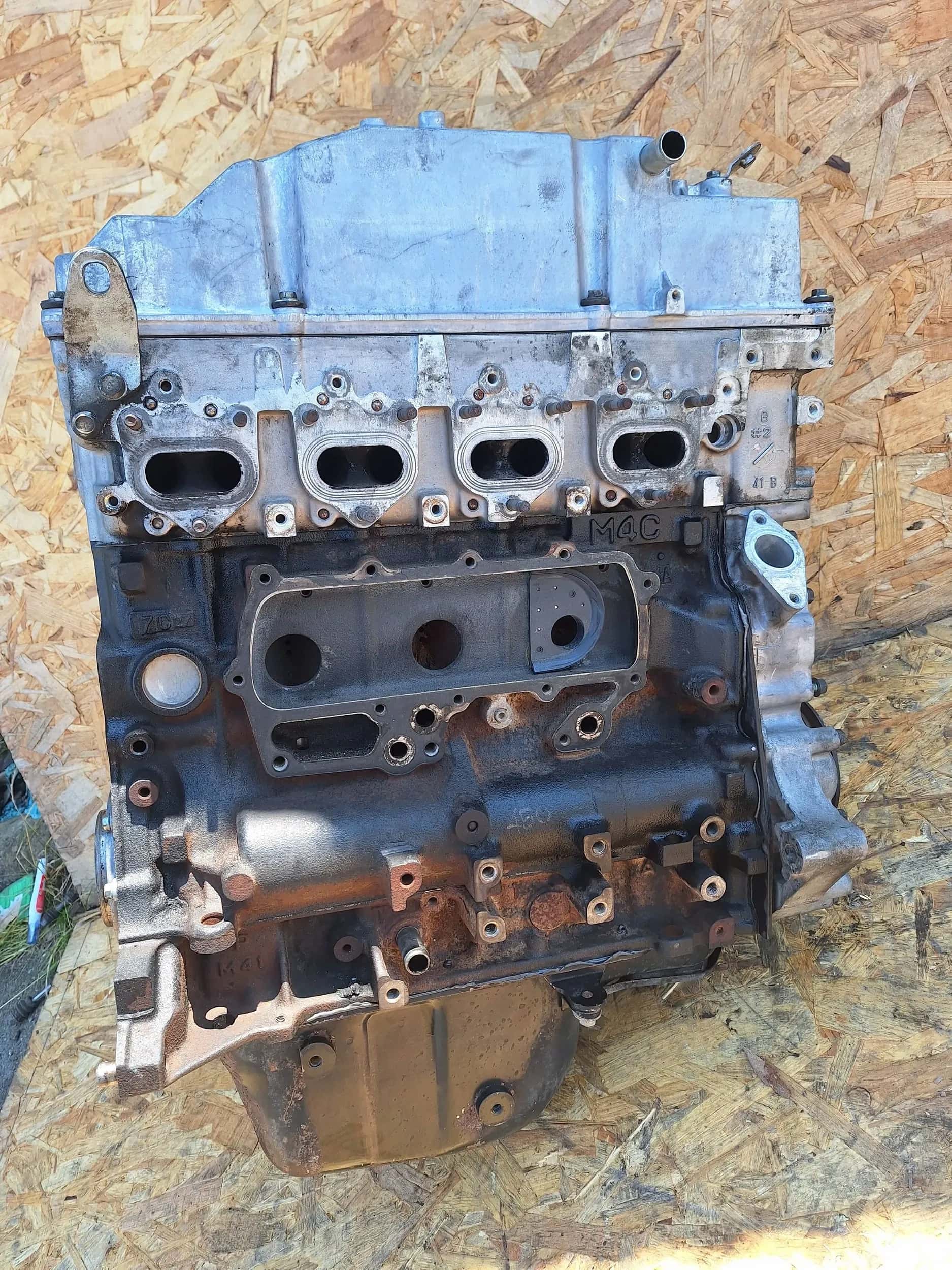Moteur 4M41 vue 2