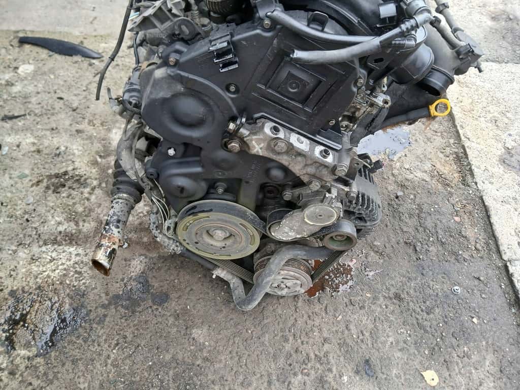 Moteur 8HY (DV4TED4) vue 4