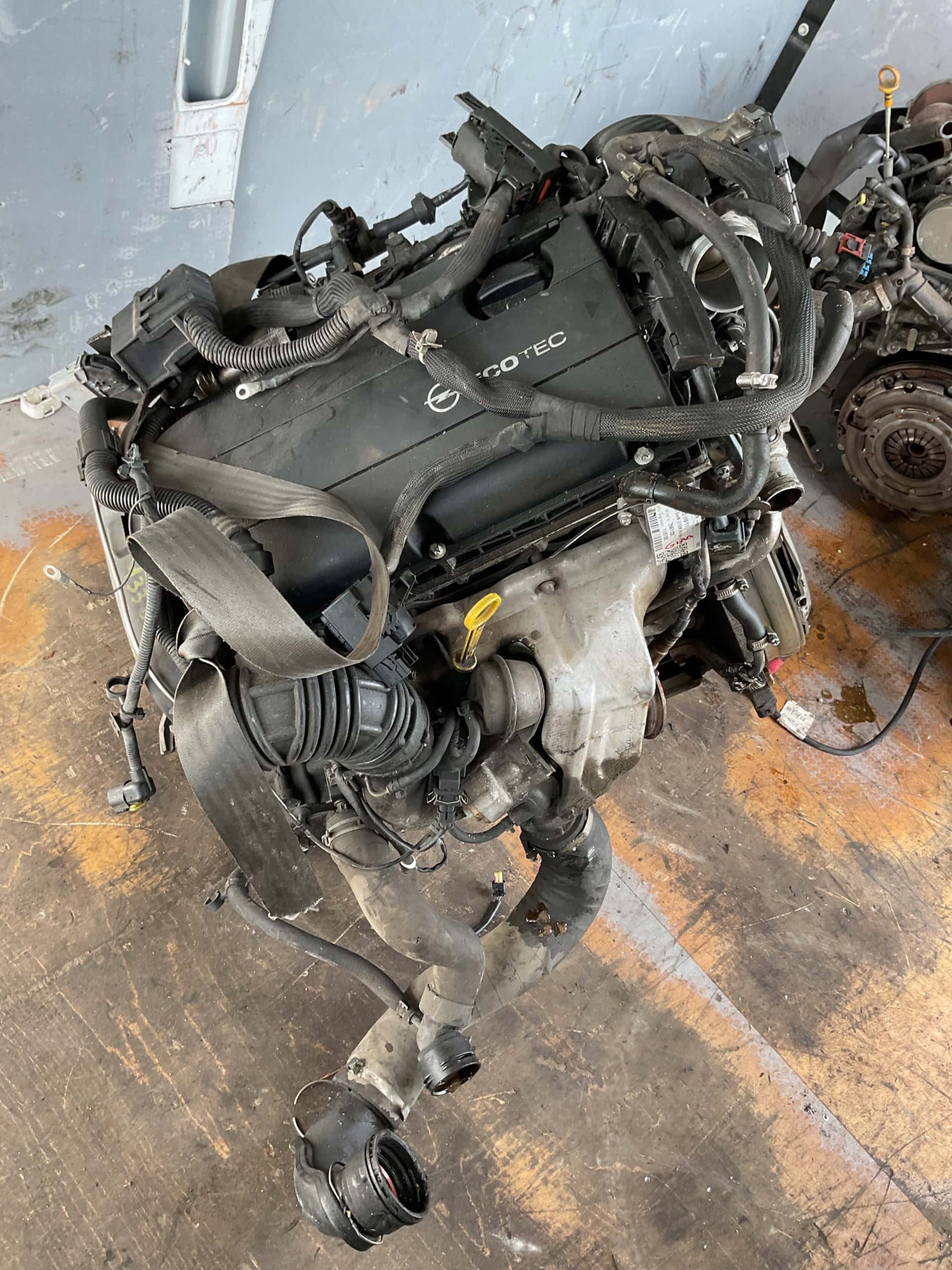 Moteur B 16 XNT vue 2