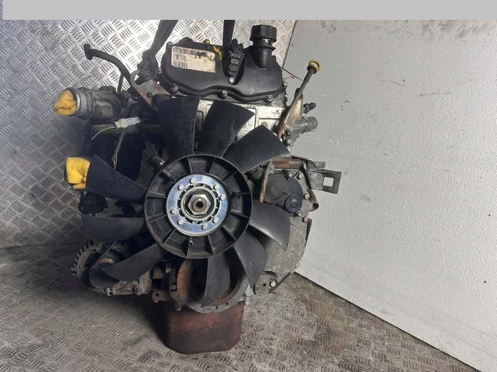 Moteur F1CE0481B vue 2