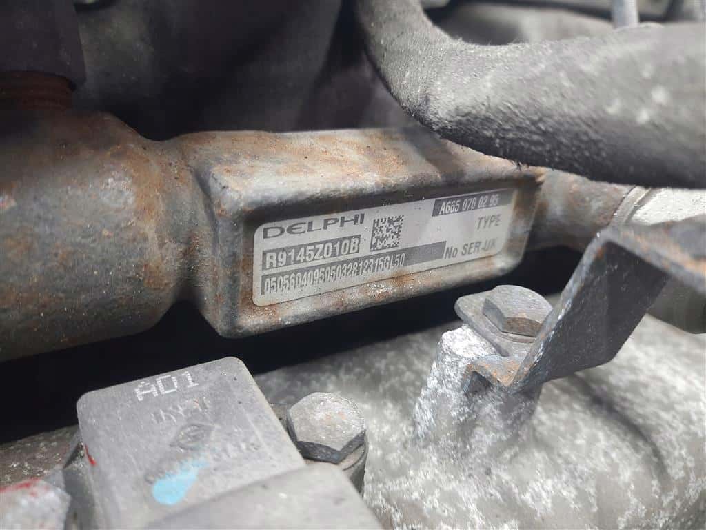 Moteur D27DT vue 2