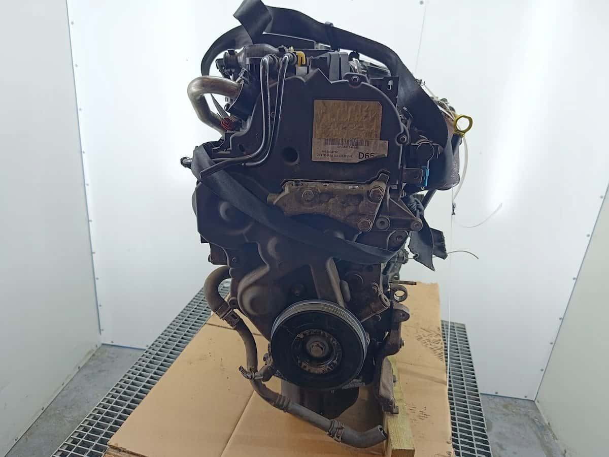 Moteur 8HZ (DV4TD) vue 3