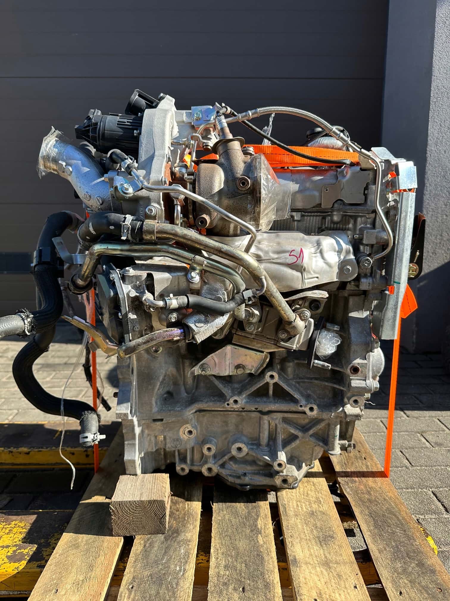 Moteur MR16DDT vue 2