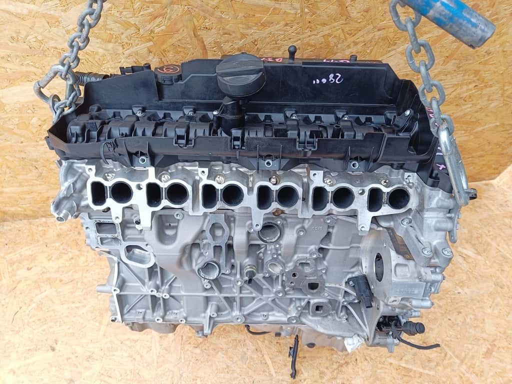 Moteur B57 D30 B vue 3