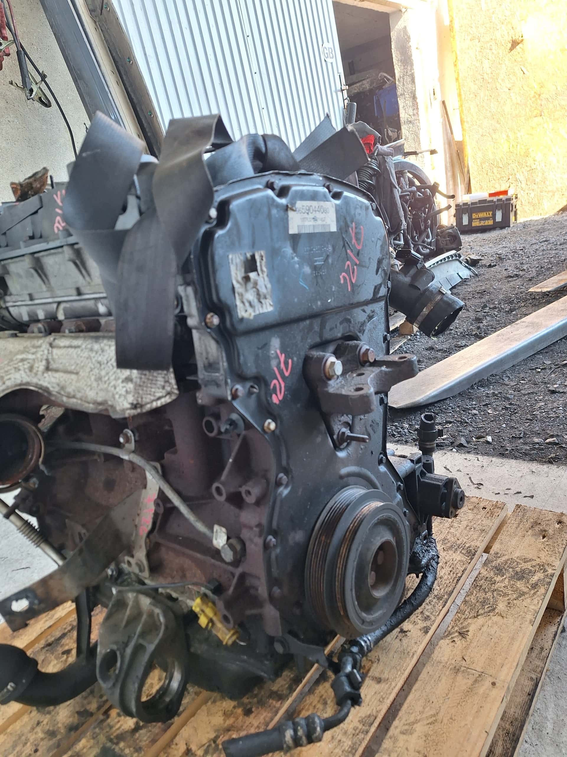Moteur 4HU (P22DTE) vue 5
