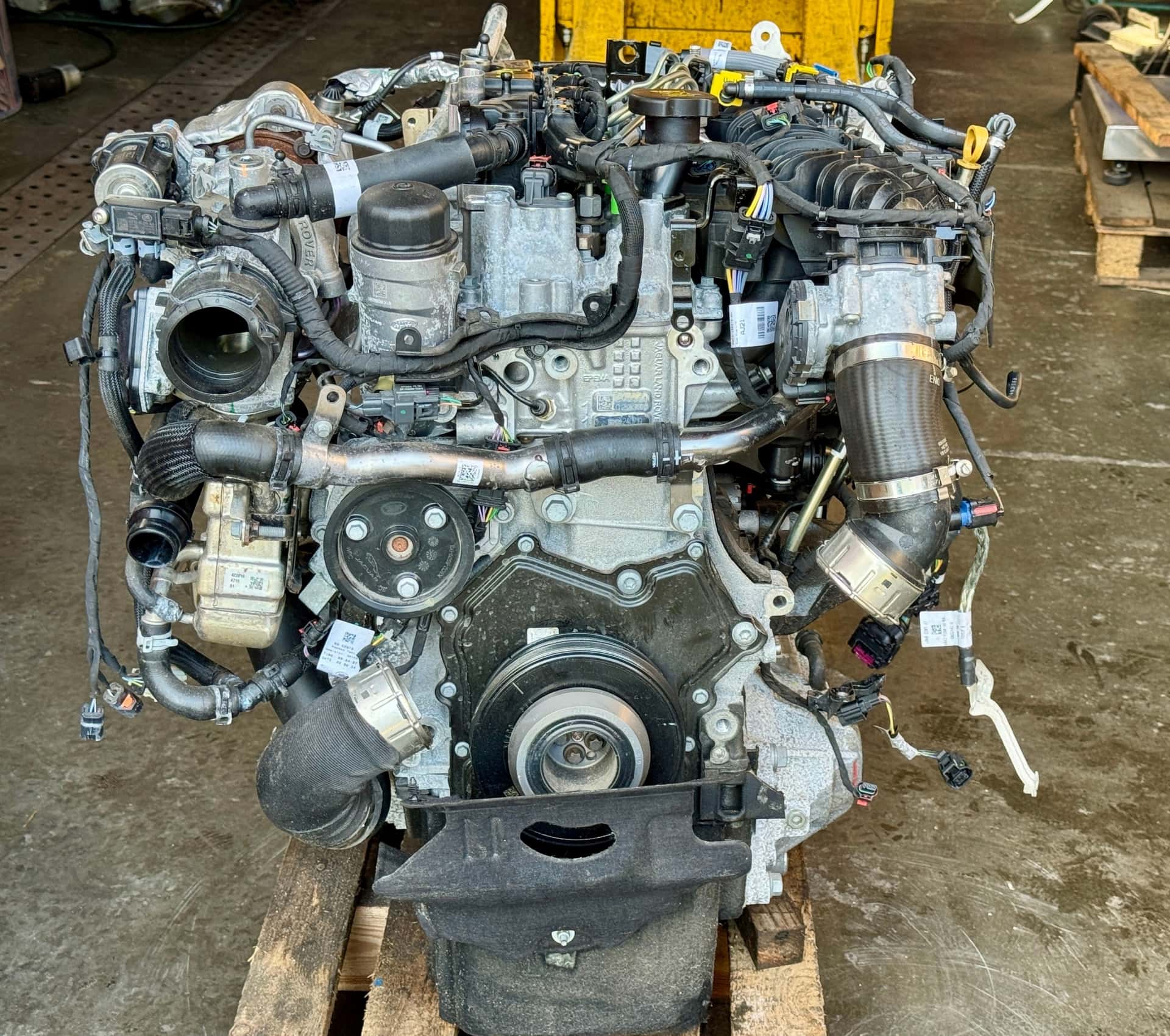 Moteur 204DTY vue 2