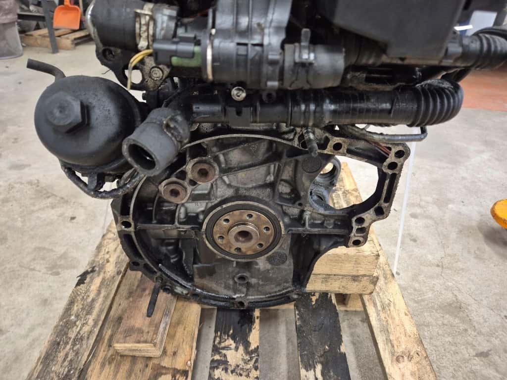 Moteur 9HW (DV6BTED4) vue 4