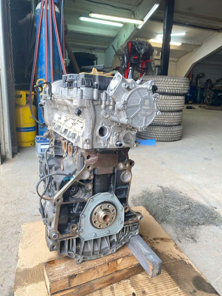 Moteur CYNB vue 3