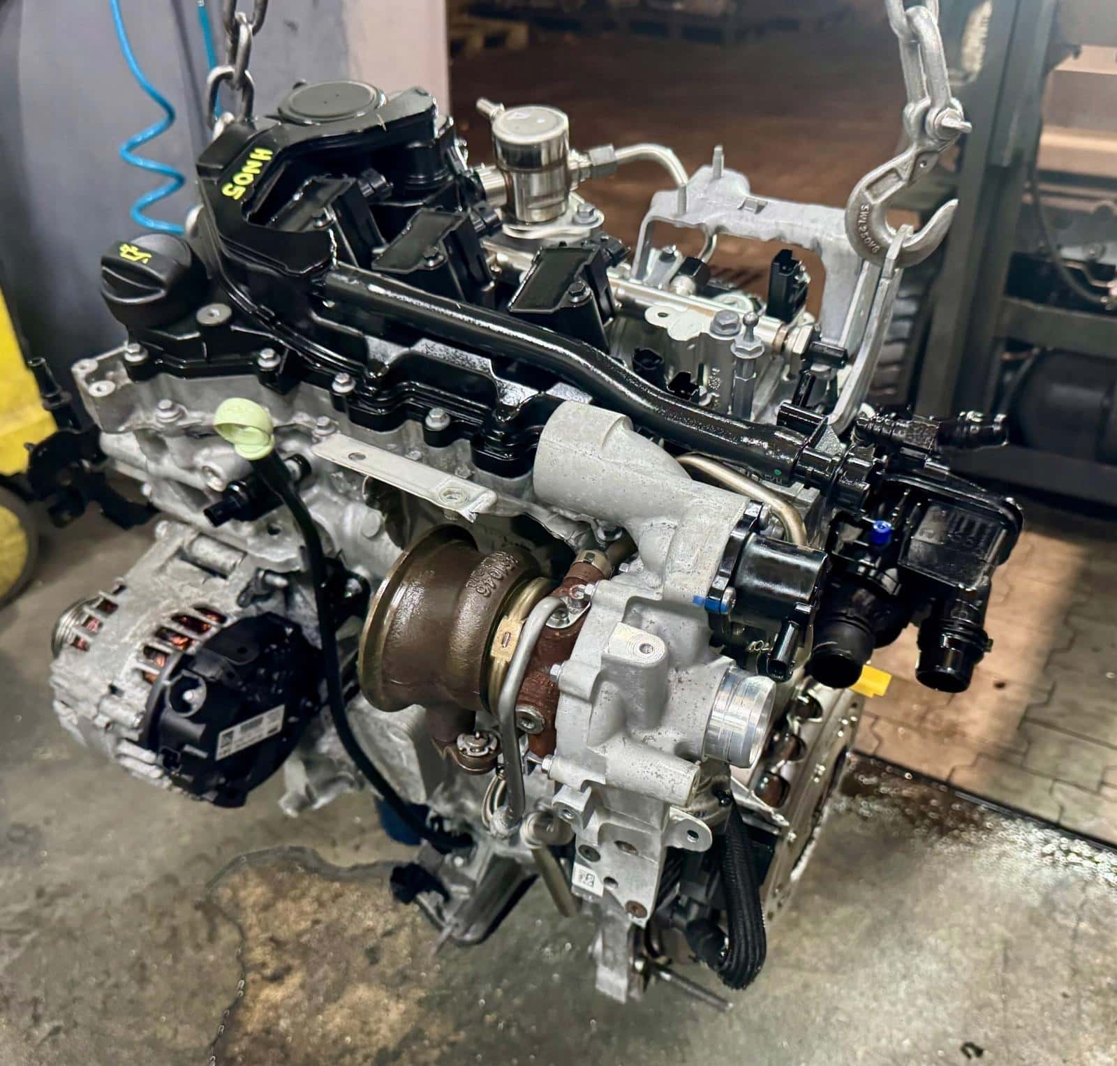 Moteur HNK (EB2ADTD) vue 4