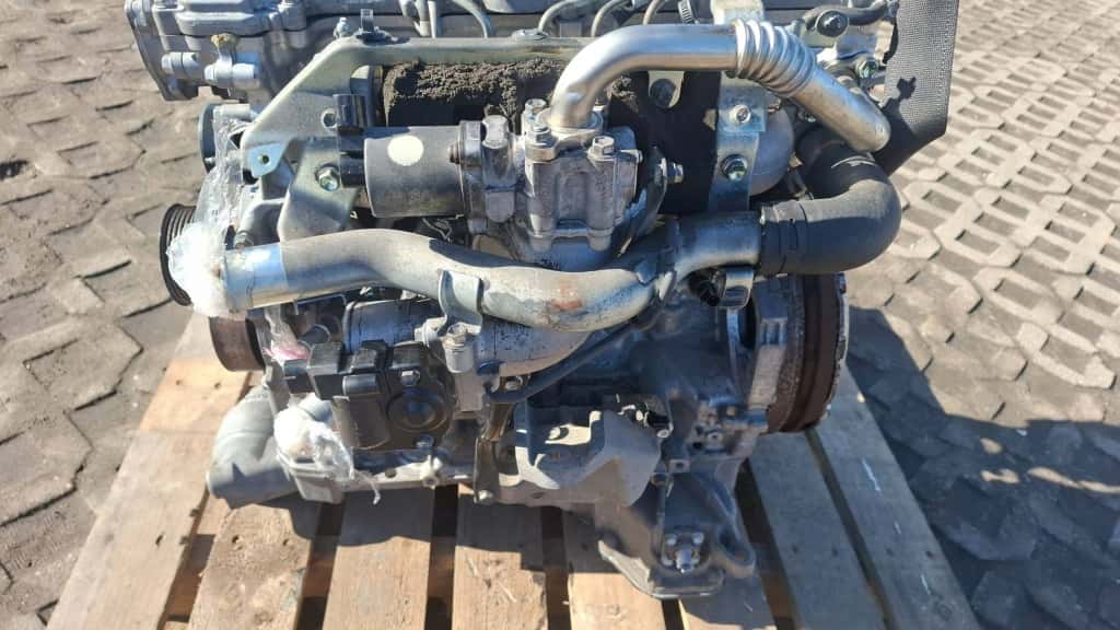 Moteur 2AD-FHV vue 2