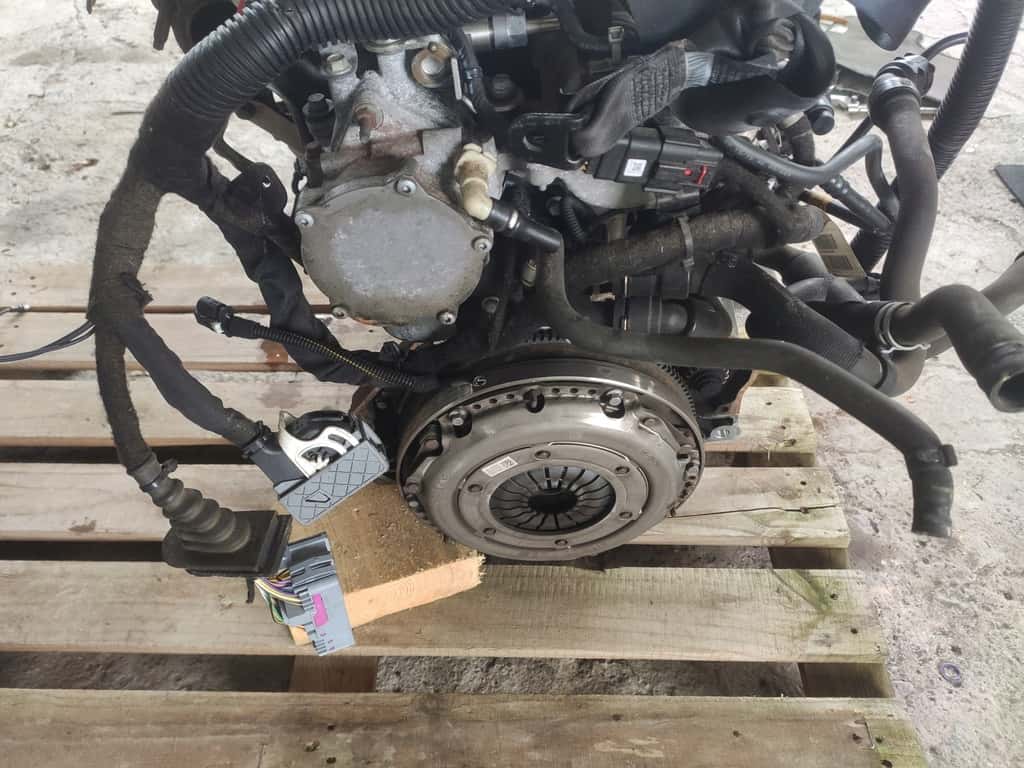 Moteur D 16 SHT vue 3