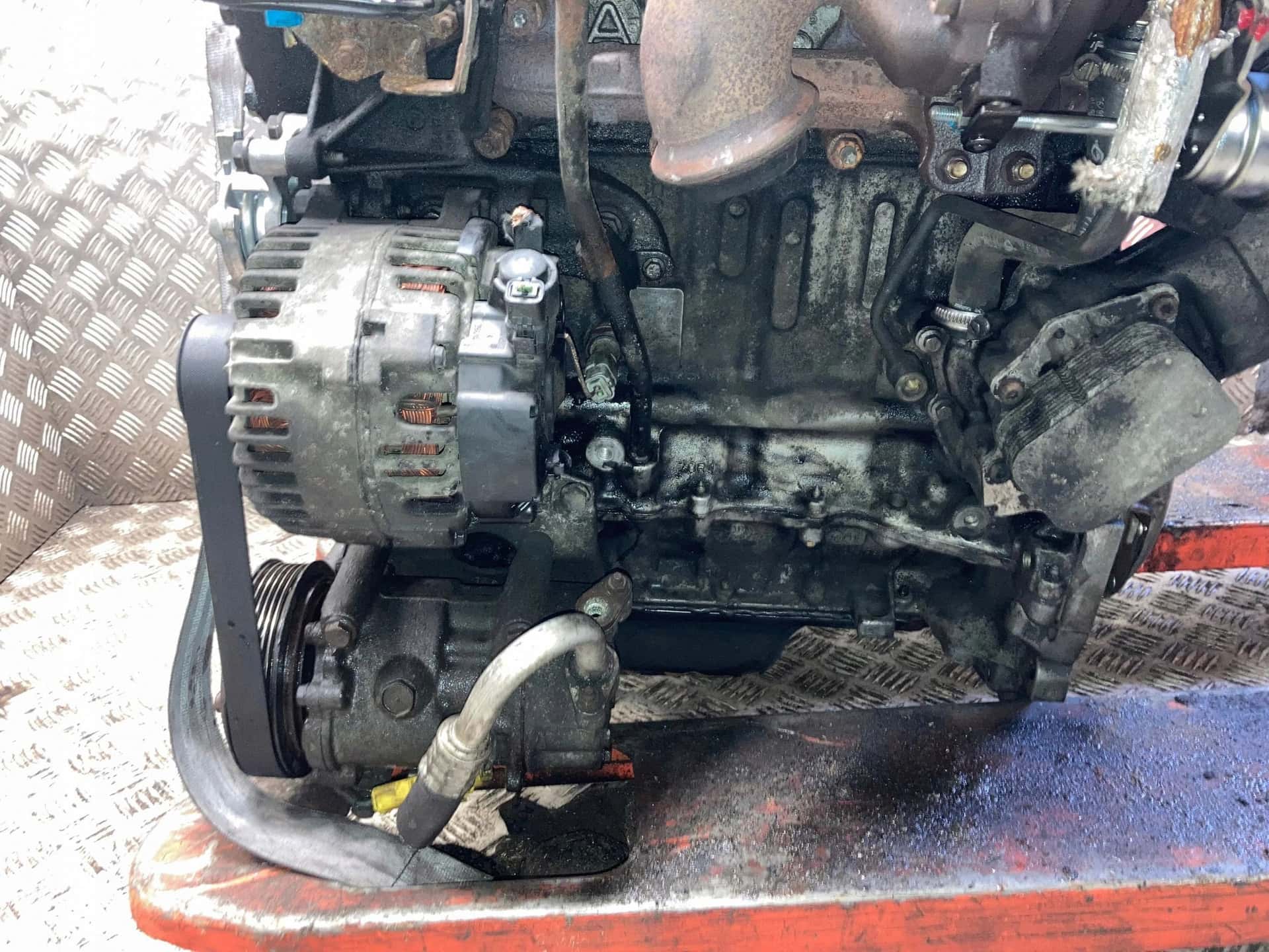 Moteur 8HZ (DV4TD) vue 7