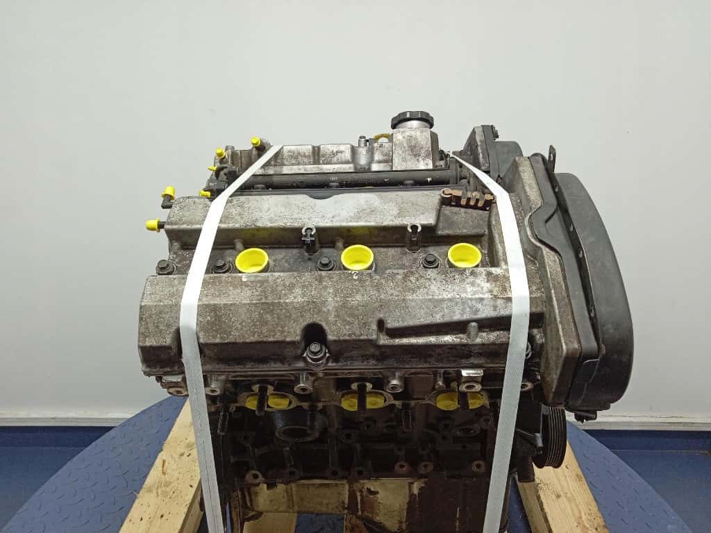 Moteur G6CU vue 2