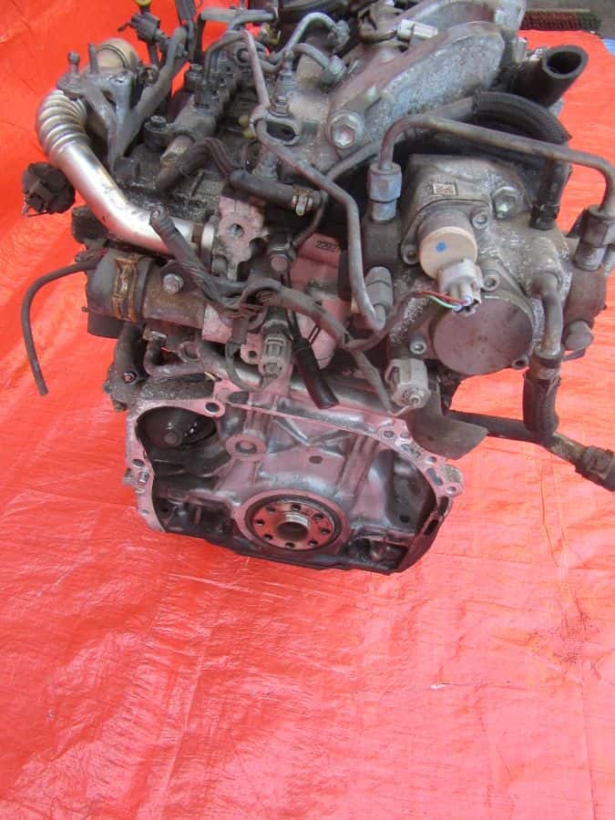 Moteur 2AD-FTV vue 2