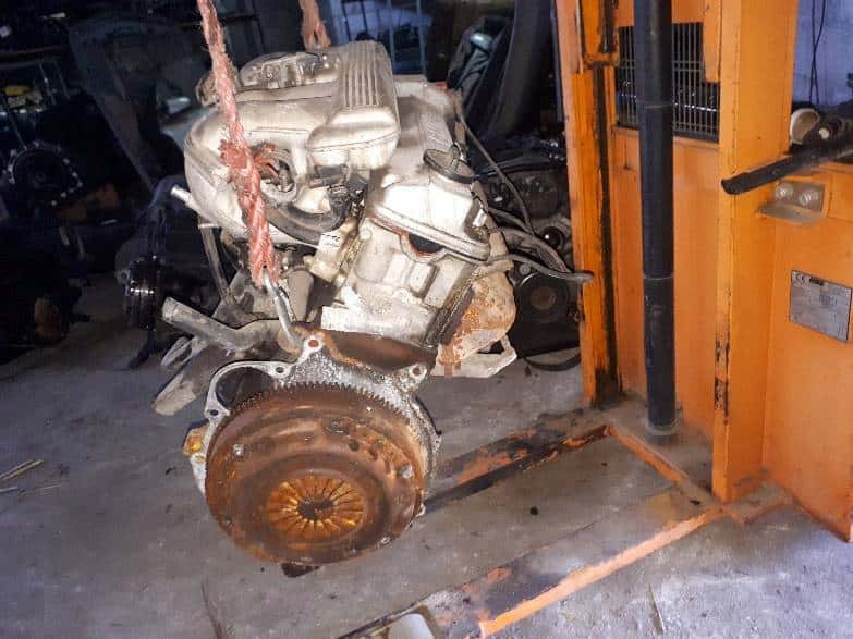 Moteur M40 B18 (184E1) vue 5