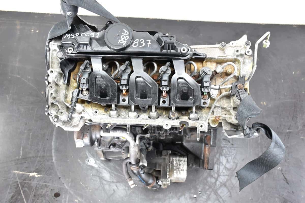 Moteur M9R 692 vue 2