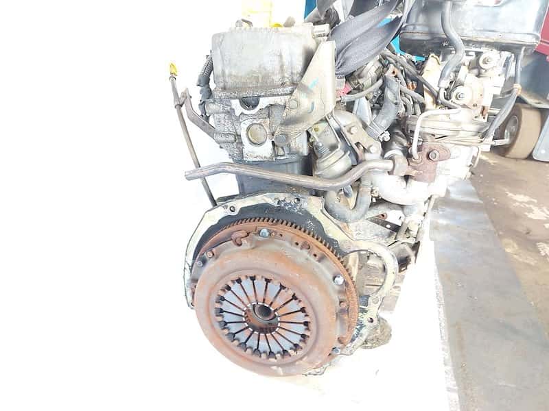 Moteur KA24 vue 8