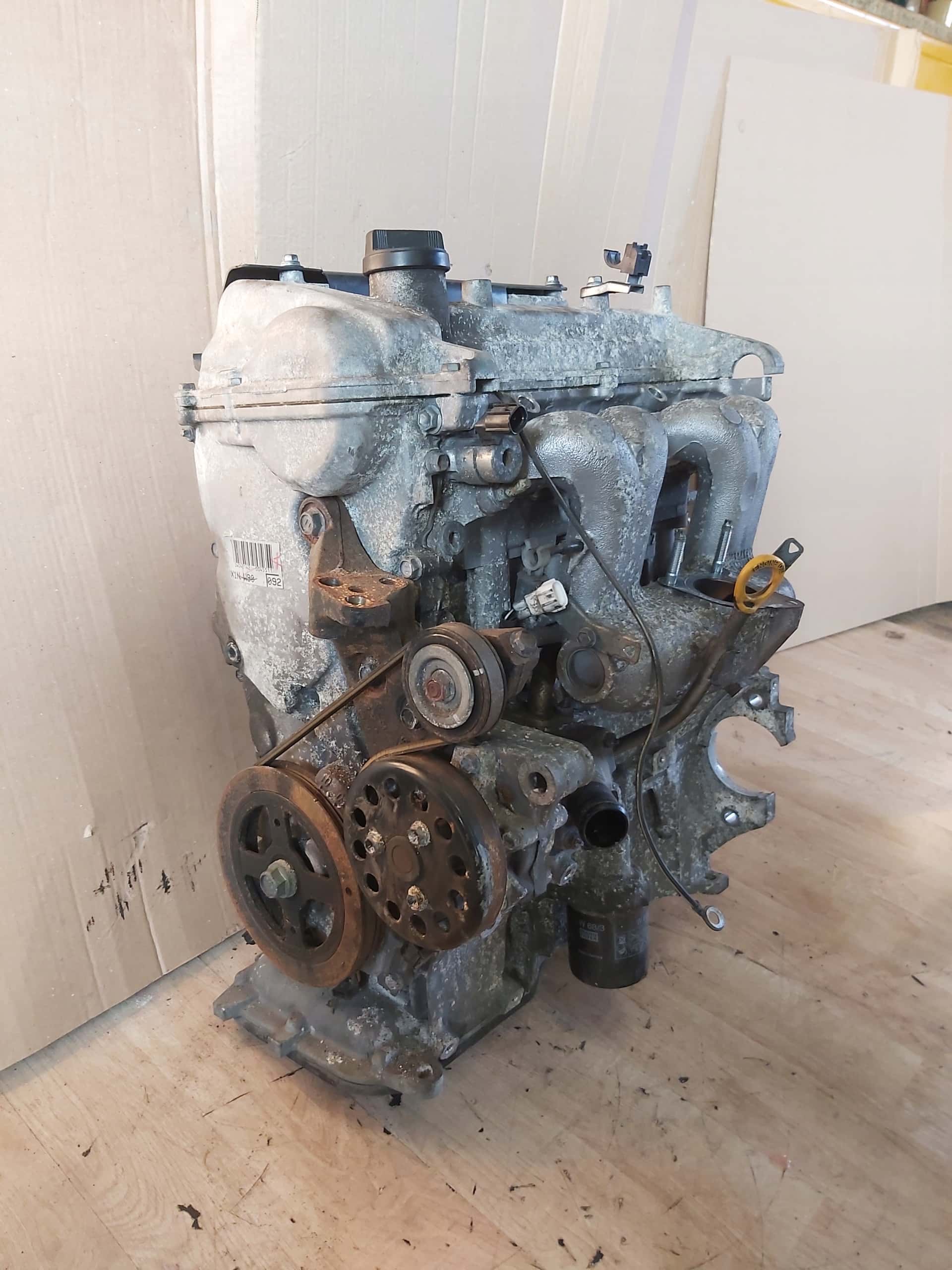Moteur 1NZ-FXE vue 2