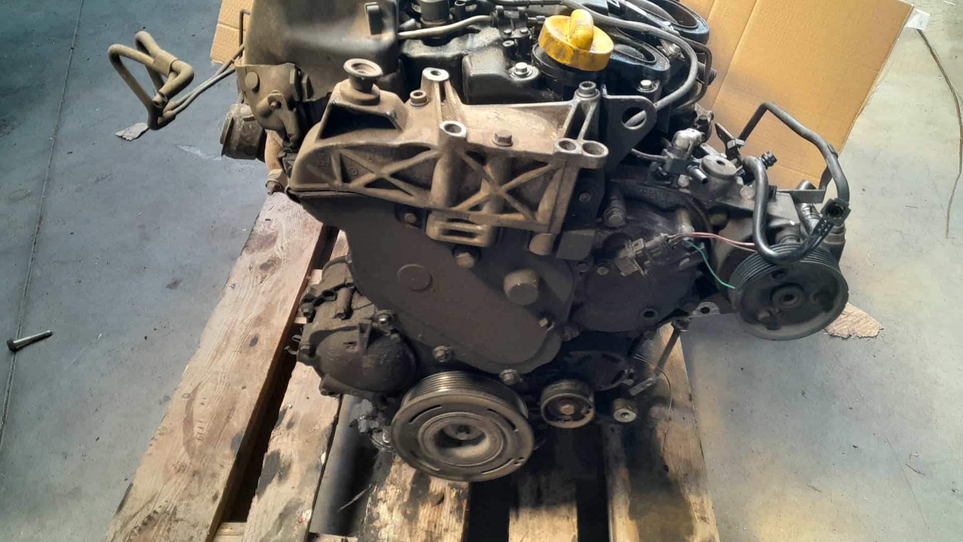 Moteur G9T 642 vue 2