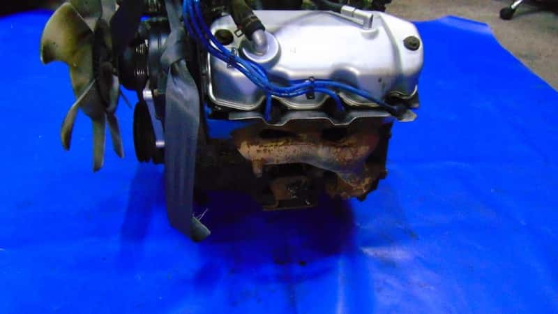 Moteur 6G72 (SOHC 12V) vue 5