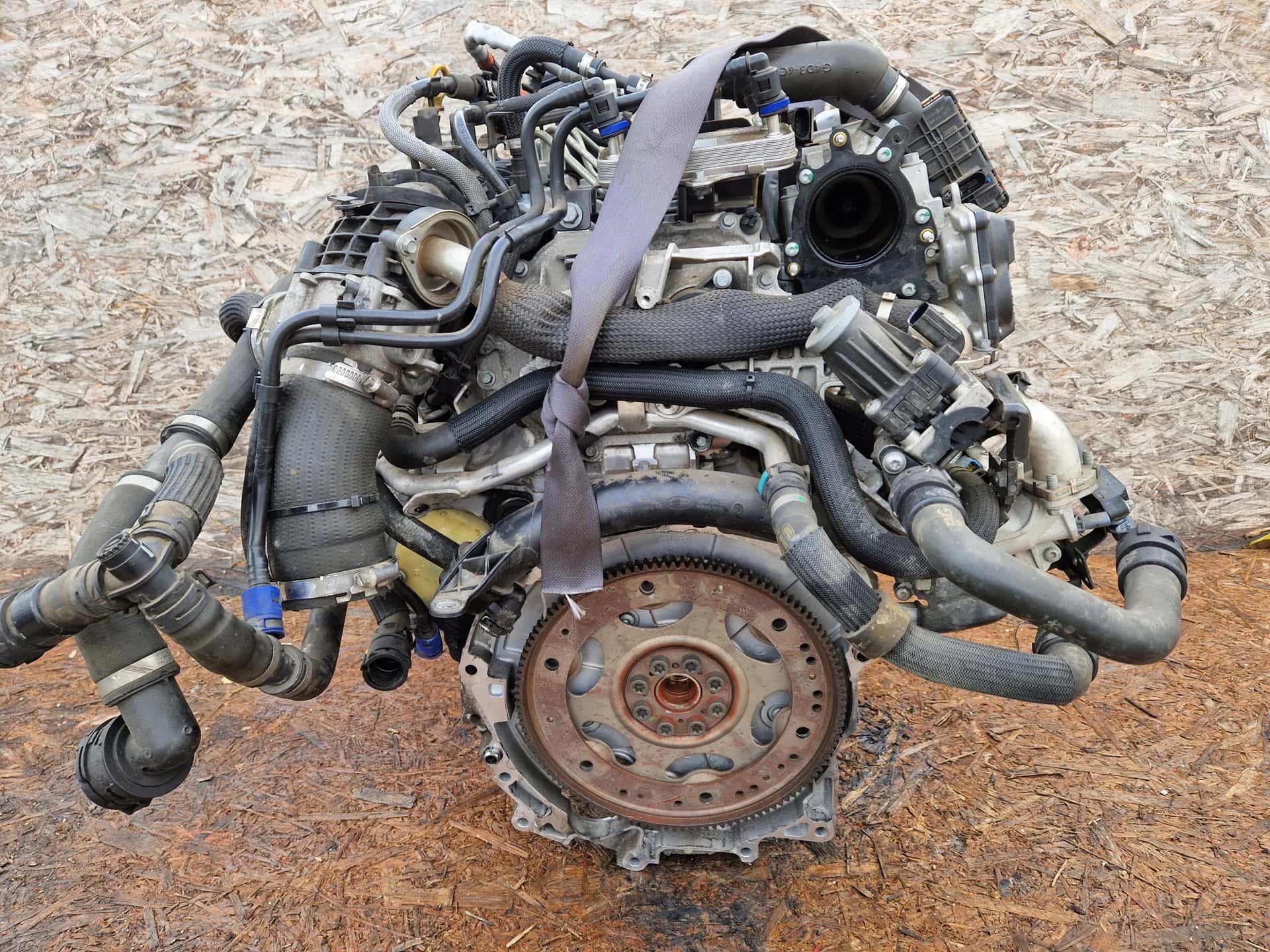 Moteur 204DTD(AJ21D4) vue 2