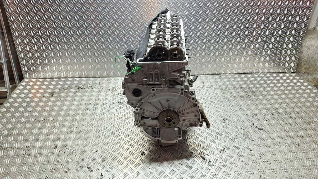 Moteur B57 D30 A vue 3