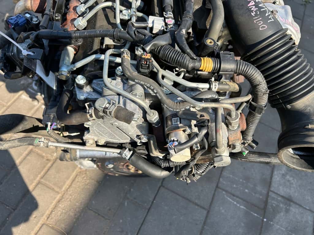 Moteur 4N14 vue 5