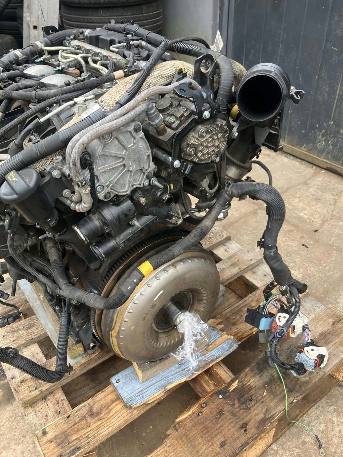 Moteur 4HL (DW12C) vue 3