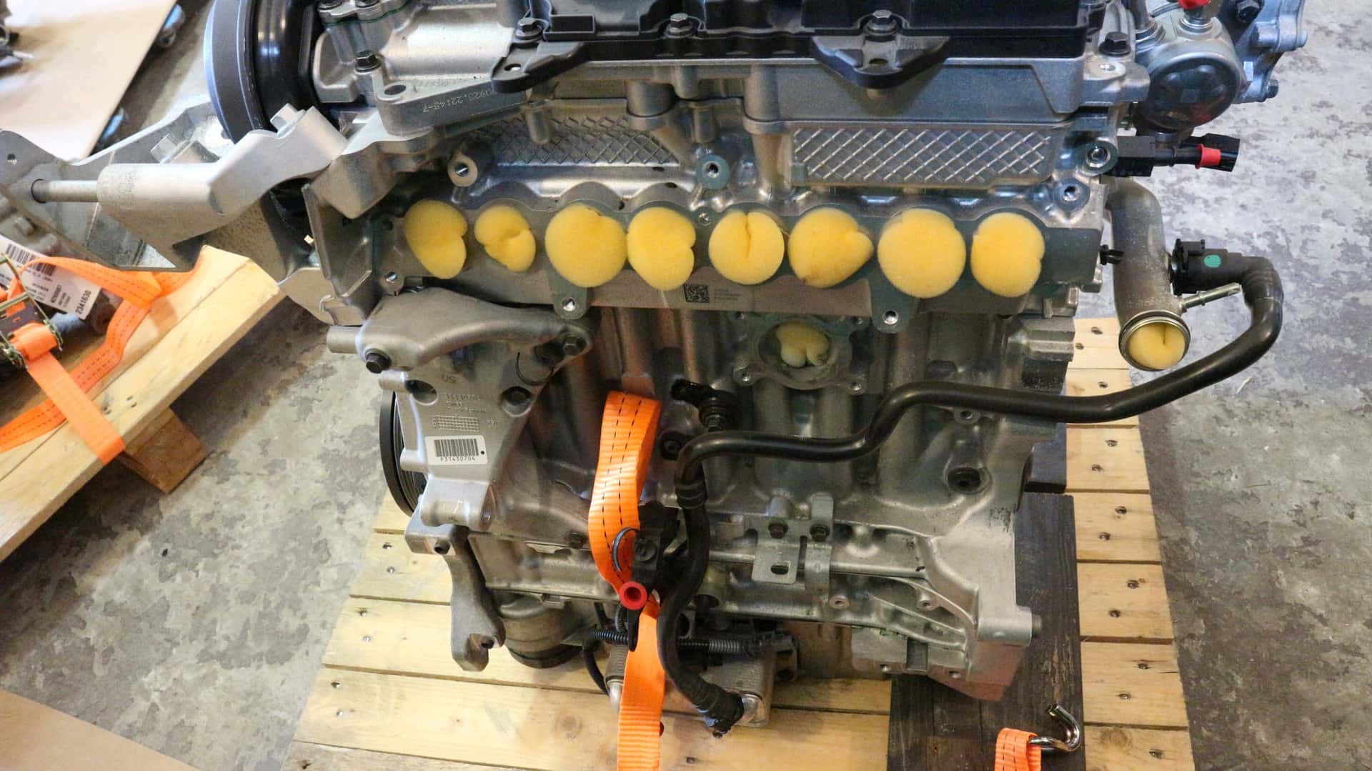 Moteur B 4204 T9 vue 3