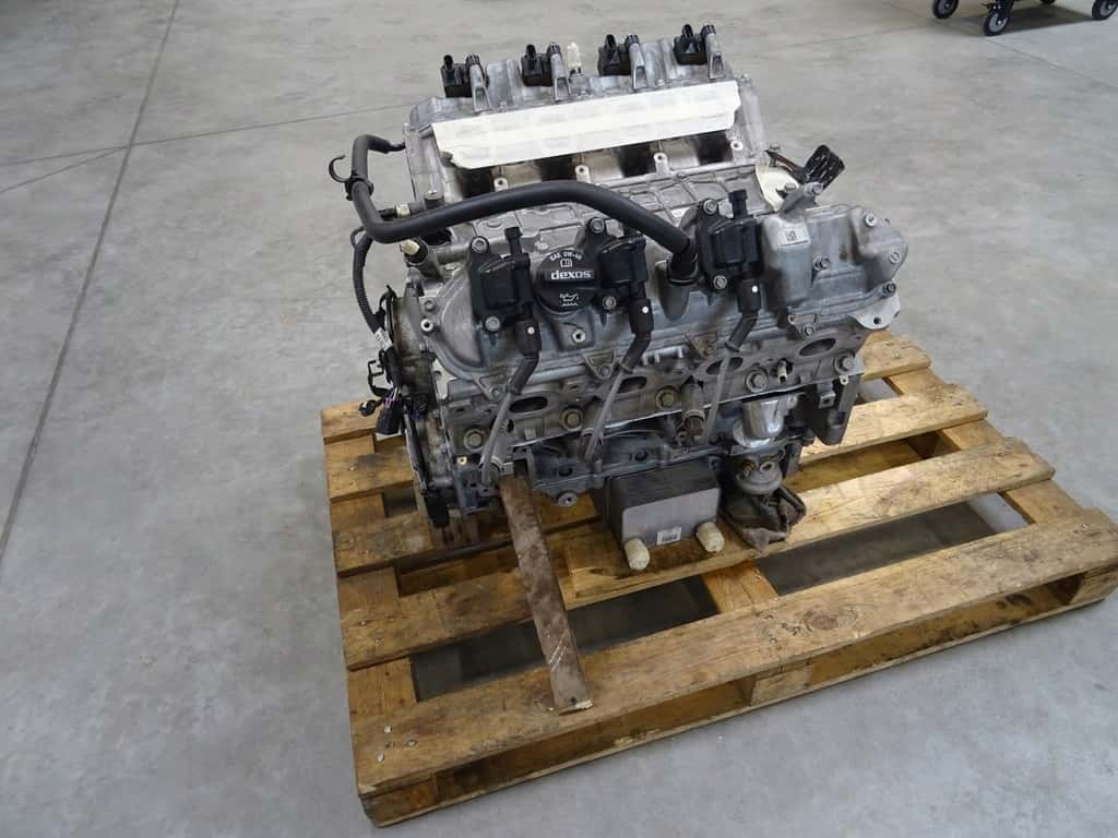 Moteur LT4(376CUV8) vue 6
