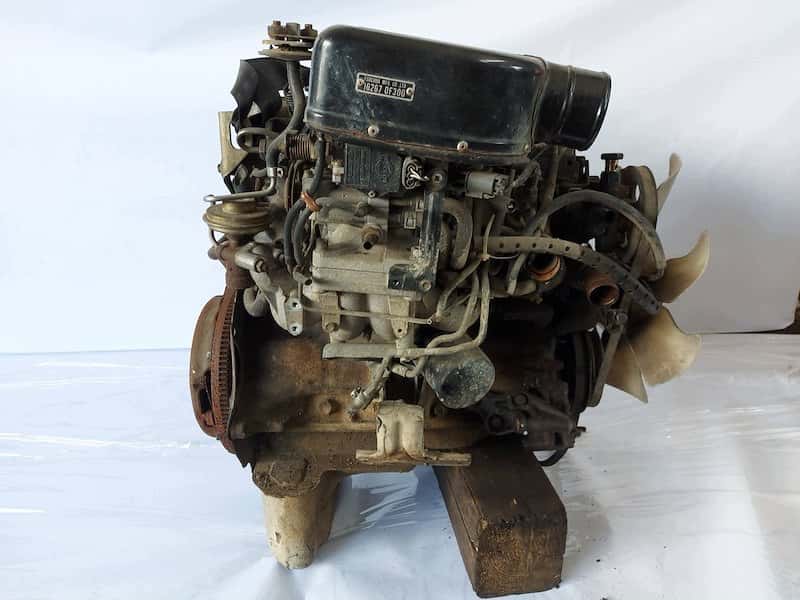Moteur KA24 vue 4