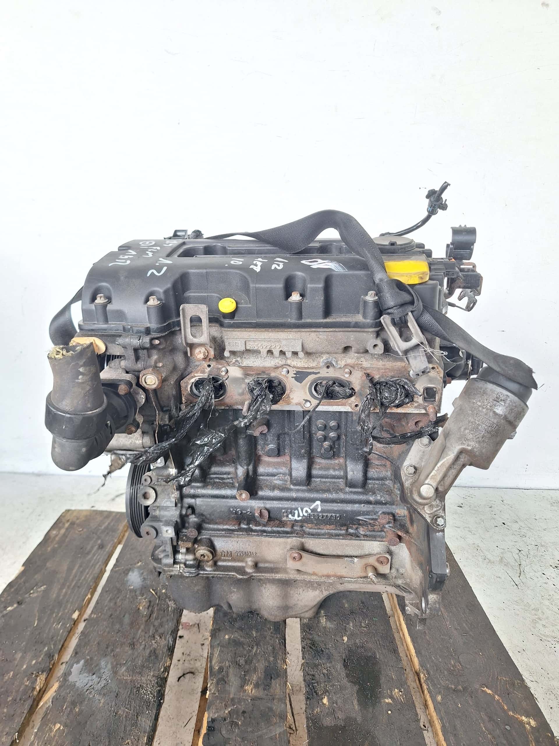 Moteur A 12 XER vue 2