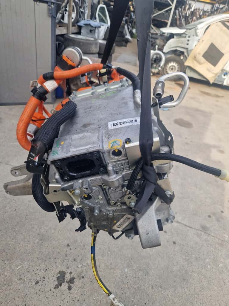 Moteur 6AM 402 vue 2