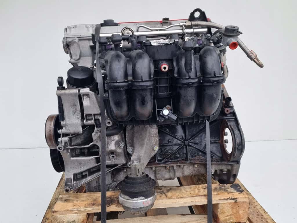 Moteur M 111.958 vue 4