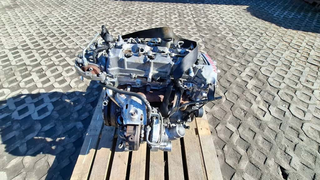 Moteur 2AD-FHV vue 5