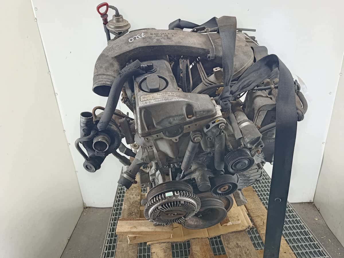 Moteur OM661LA vue 4
