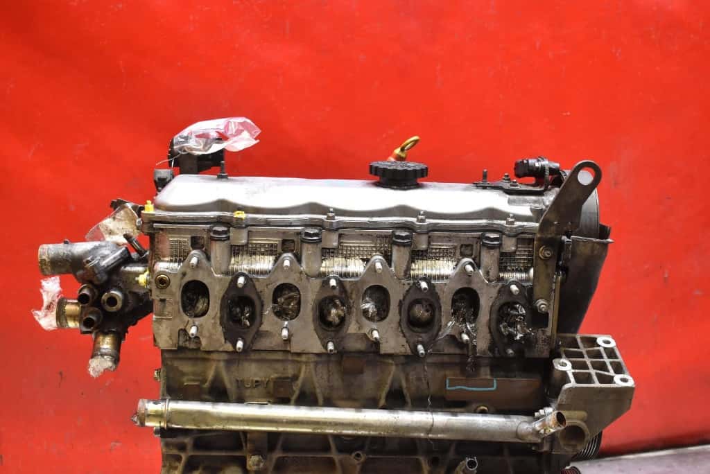Moteur 8140.43S (F28DTCR) vue 2