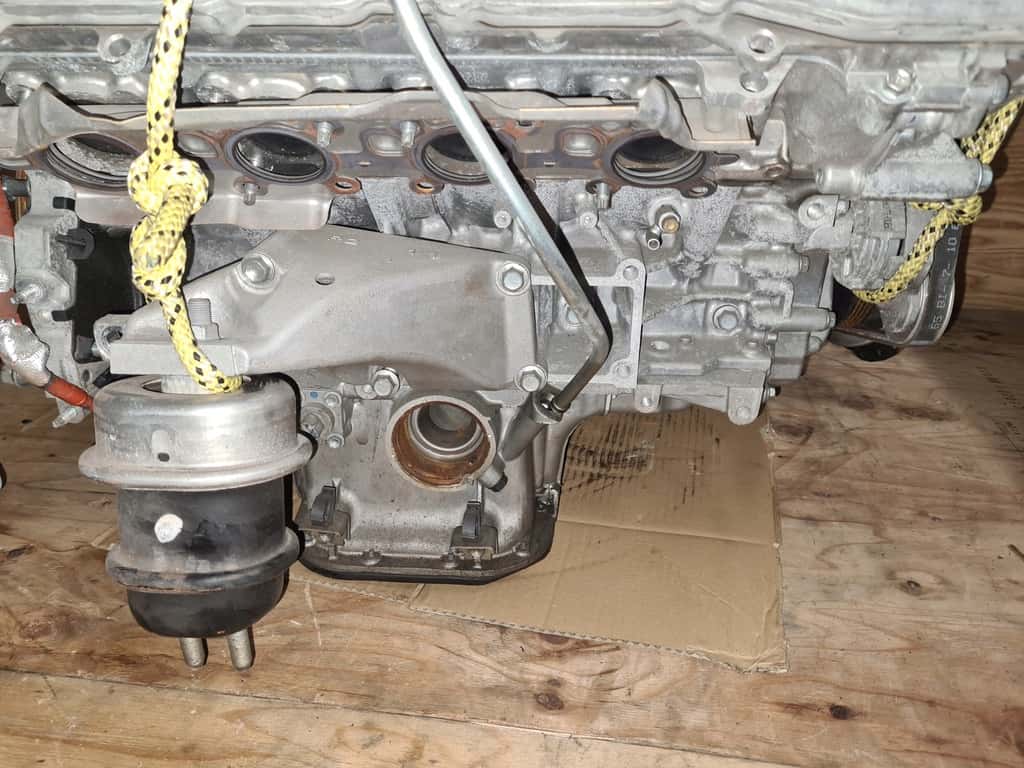 Moteur 2UR-FSE vue 6