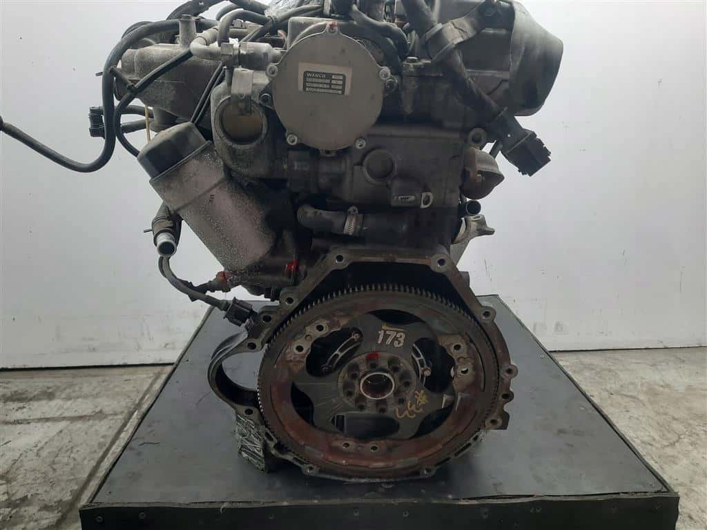 Moteur D27DT vue 4