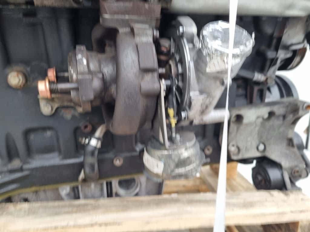 Moteur 306D1 vue 6