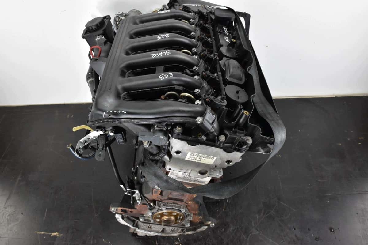Moteur 306D2 vue 9