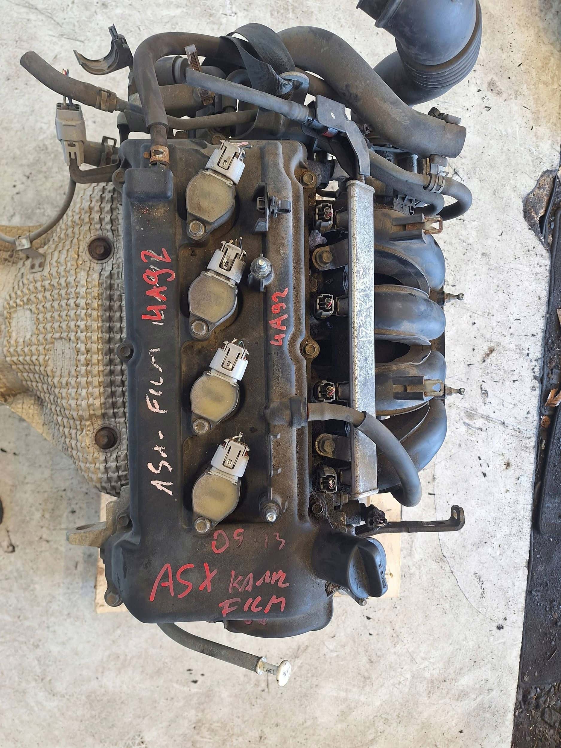 Moteur 4A92 vue 5