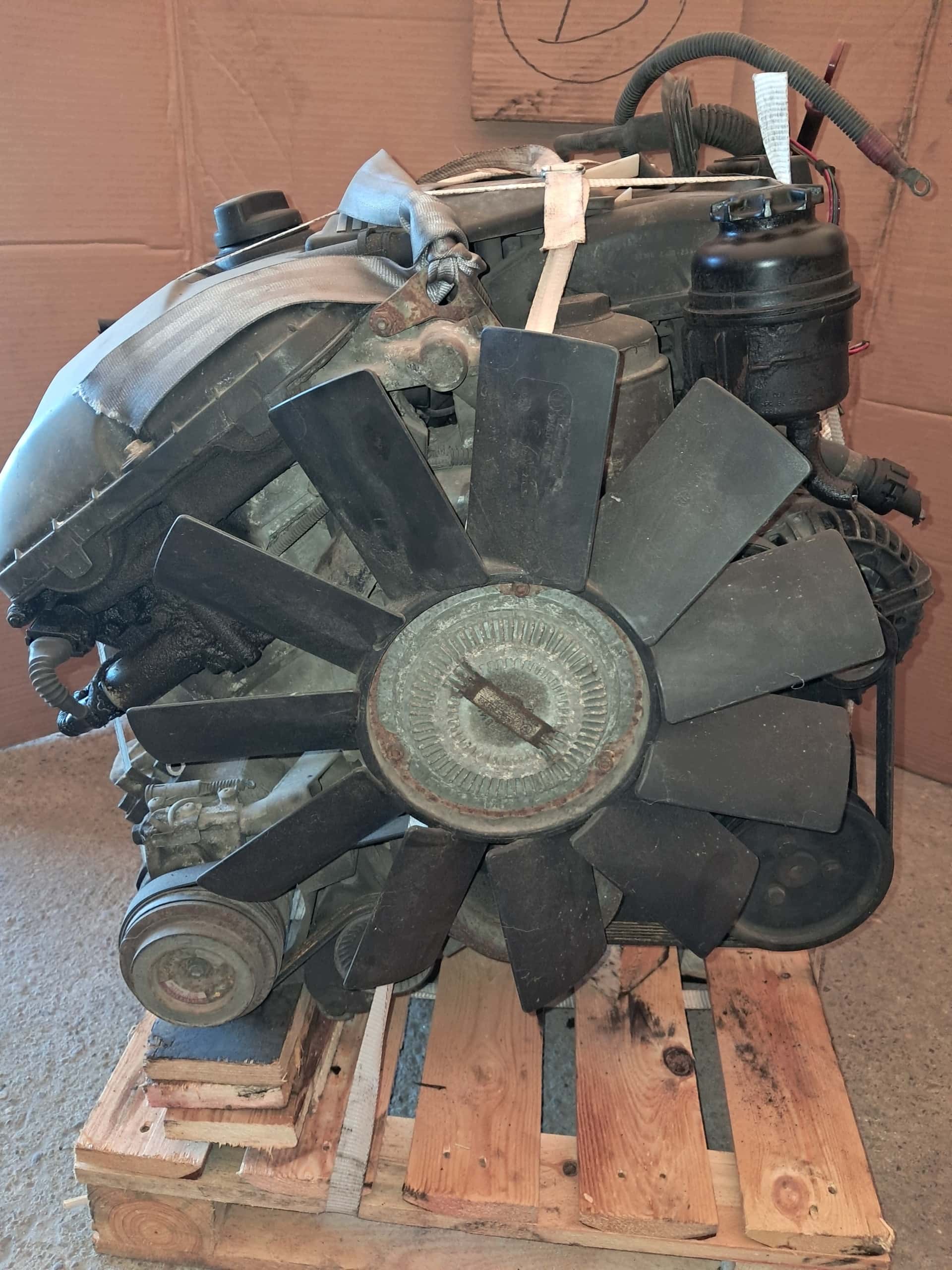 Moteur M54 B30 (306S3) vue 4